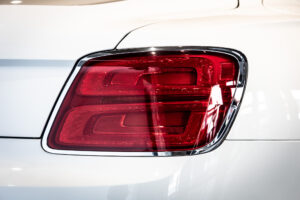 フライングスパー V8 左H 4WD