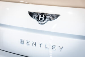 フライングスパー V8 左H 4WD