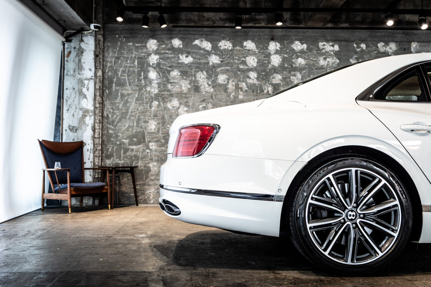 フライングスパー V8 左H 4WD