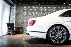 フライングスパー V8 左H 4WD