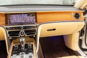 フライングスパー V8 左H 4WD