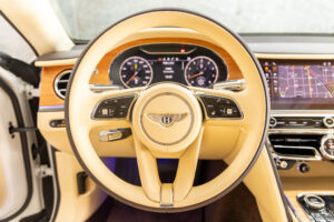 フライングスパー V8 左H 4WD