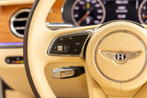 フライングスパー V8 左H 4WD