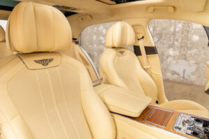 フライングスパー V8 左H 4WD