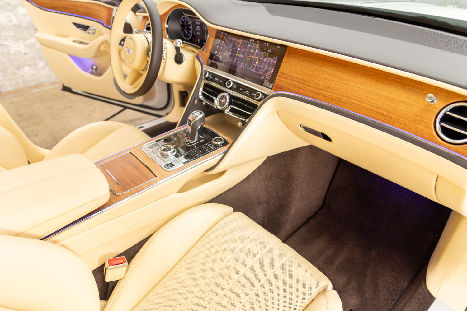 フライングスパー V8 左H 4WD