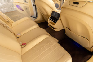 フライングスパー V8 左H 4WD