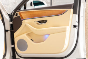 フライングスパー V8 左H 4WD