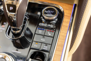 フライングスパー V8 左H 4WD