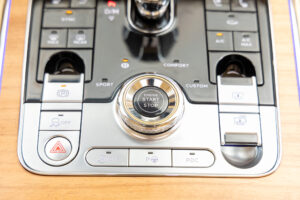 フライングスパー V8 左H 4WD