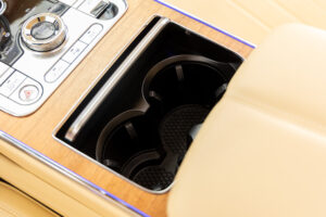 フライングスパー V8 左H 4WD