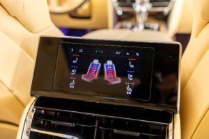 フライングスパー V8 左H 4WD