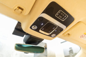 フライングスパー V8 左H 4WD