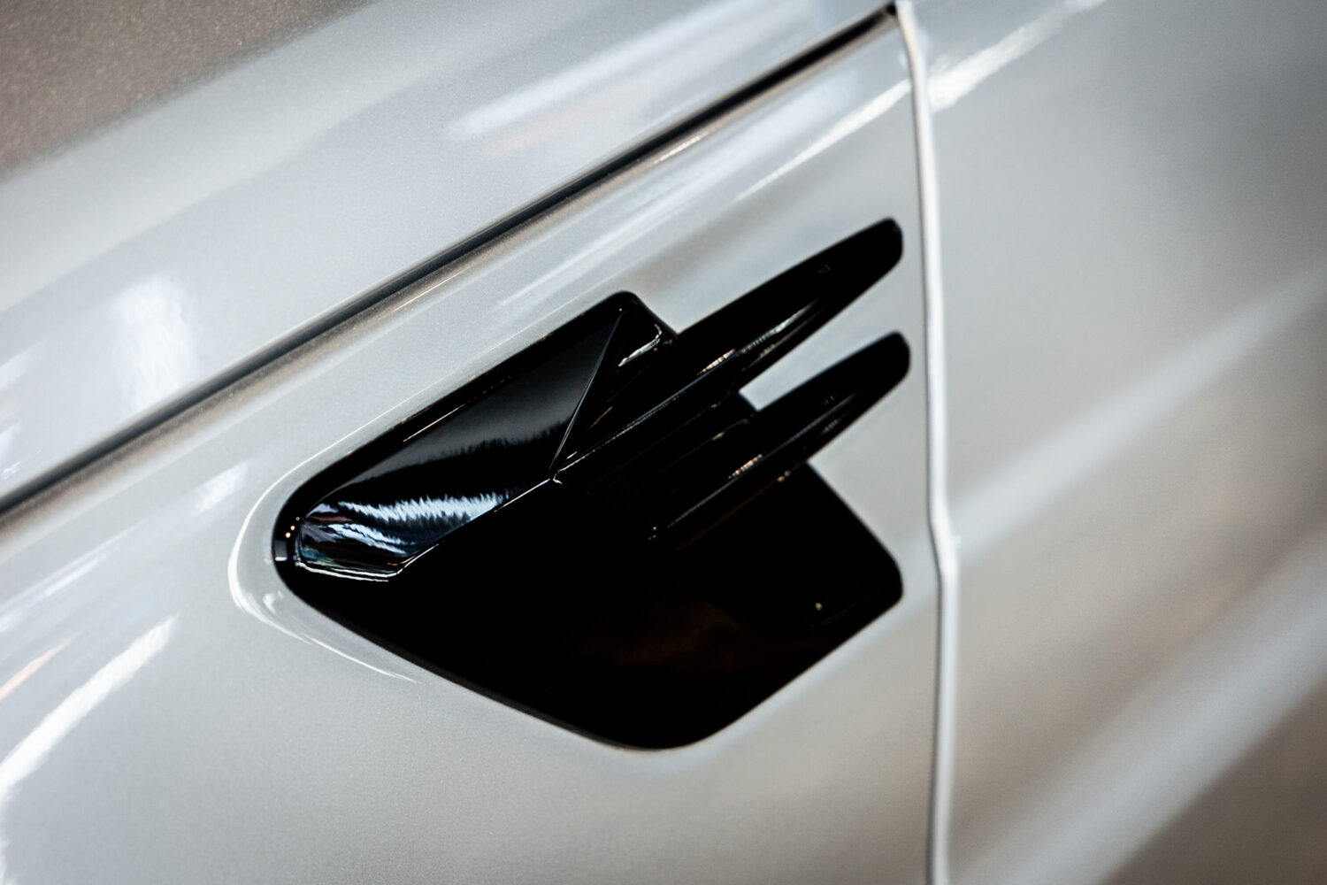 レンジローバースポーツ HSEダイナミック(ディーゼル) 4WD