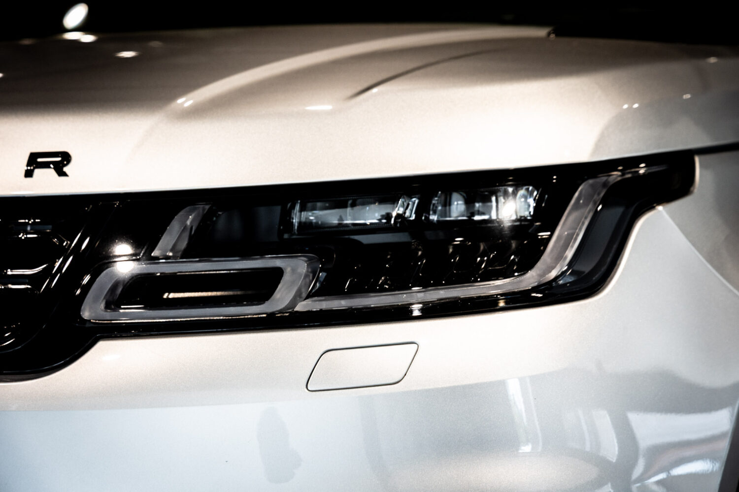 レンジローバースポーツ HSEダイナミック(ディーゼル) 4WD