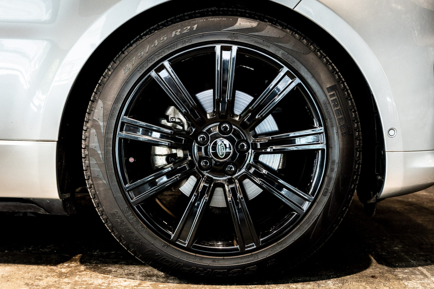 レンジローバースポーツ HSEダイナミック(ディーゼル) 4WD