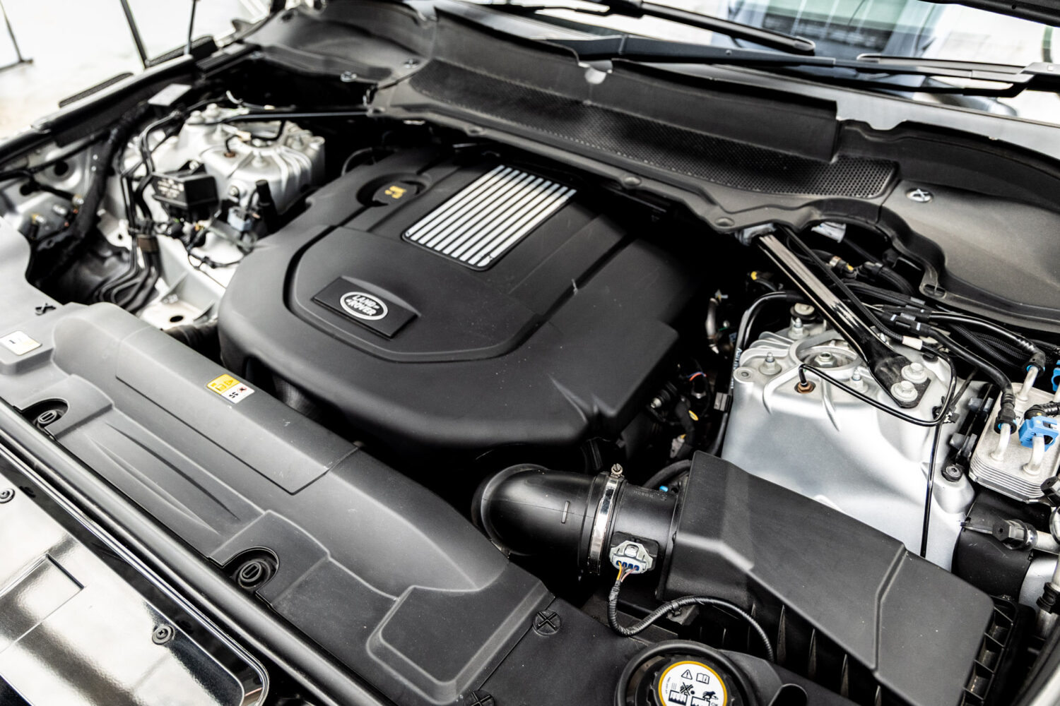 レンジローバースポーツ HSEダイナミック(ディーゼル) 4WD