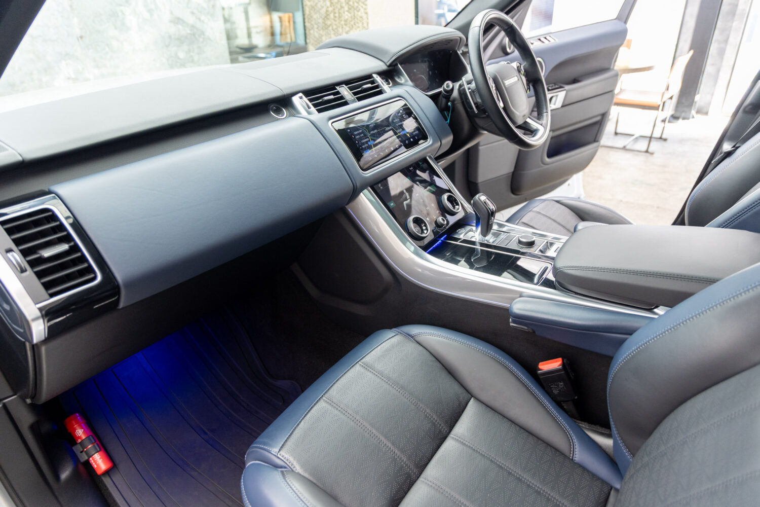 レンジローバースポーツ HSEダイナミック(ディーゼル) 4WD