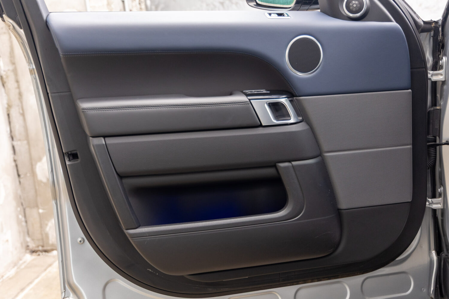 レンジローバースポーツ HSEダイナミック(ディーゼル) 4WD