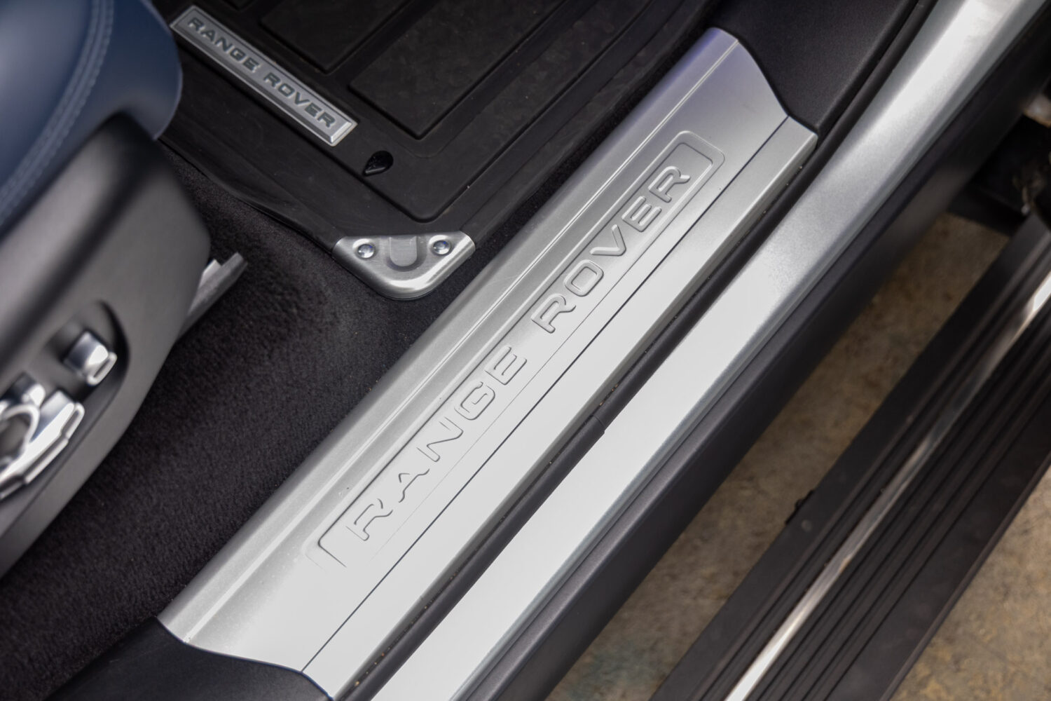 レンジローバースポーツ HSEダイナミック(ディーゼル) 4WD