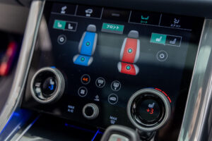 レンジローバースポーツ HSEダイナミック(ディーゼル) 4WD