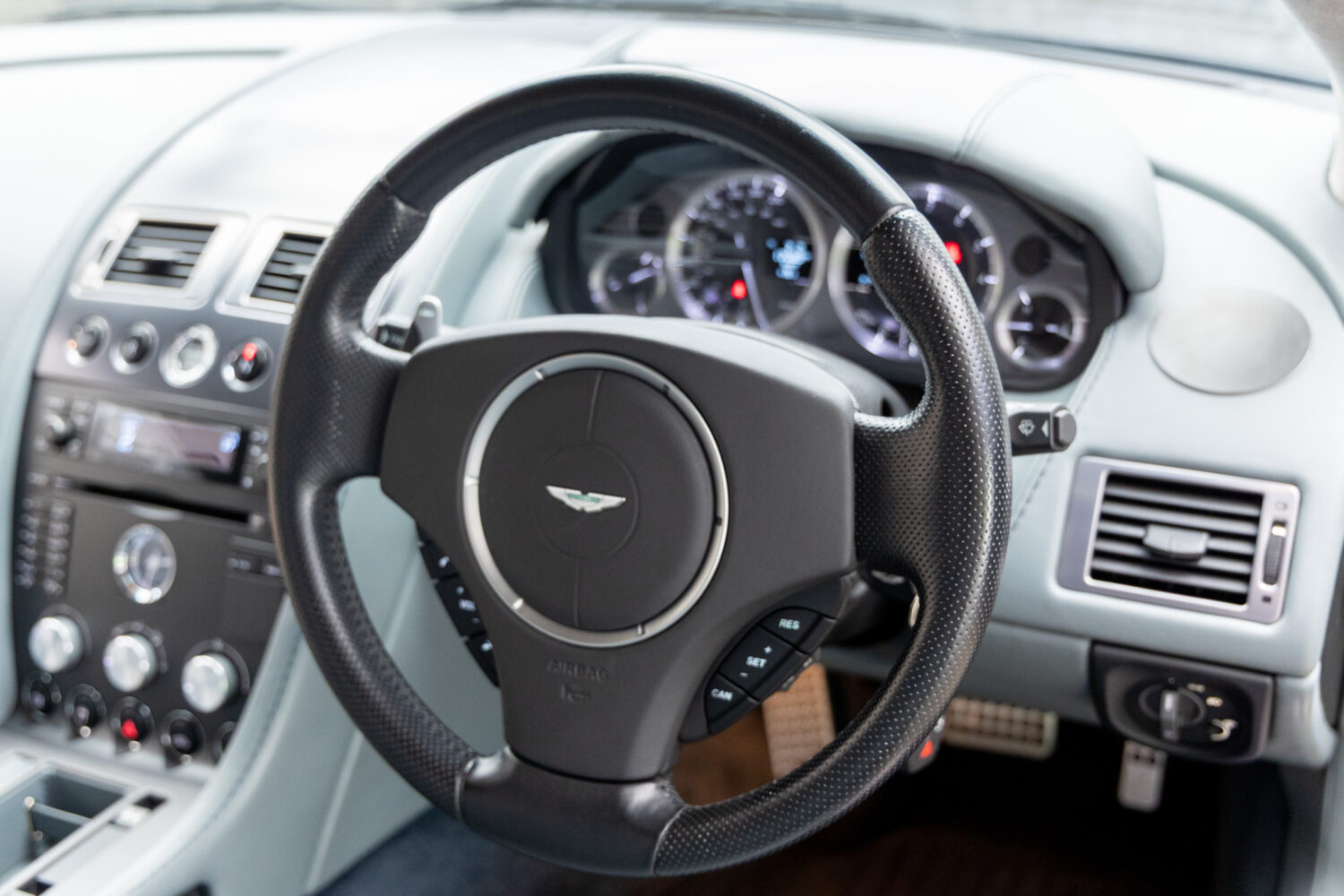 V8ヴァンテージ スポーツシフト