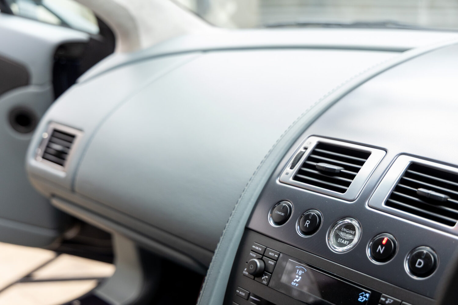 V8ヴァンテージ スポーツシフト