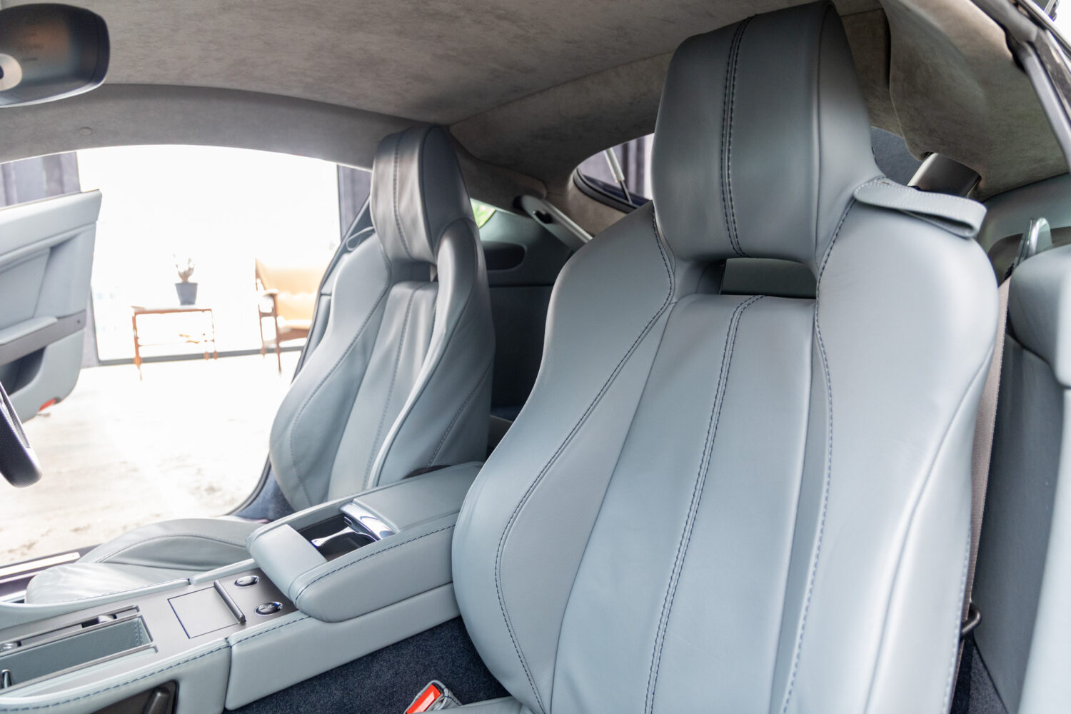 V8ヴァンテージ スポーツシフト