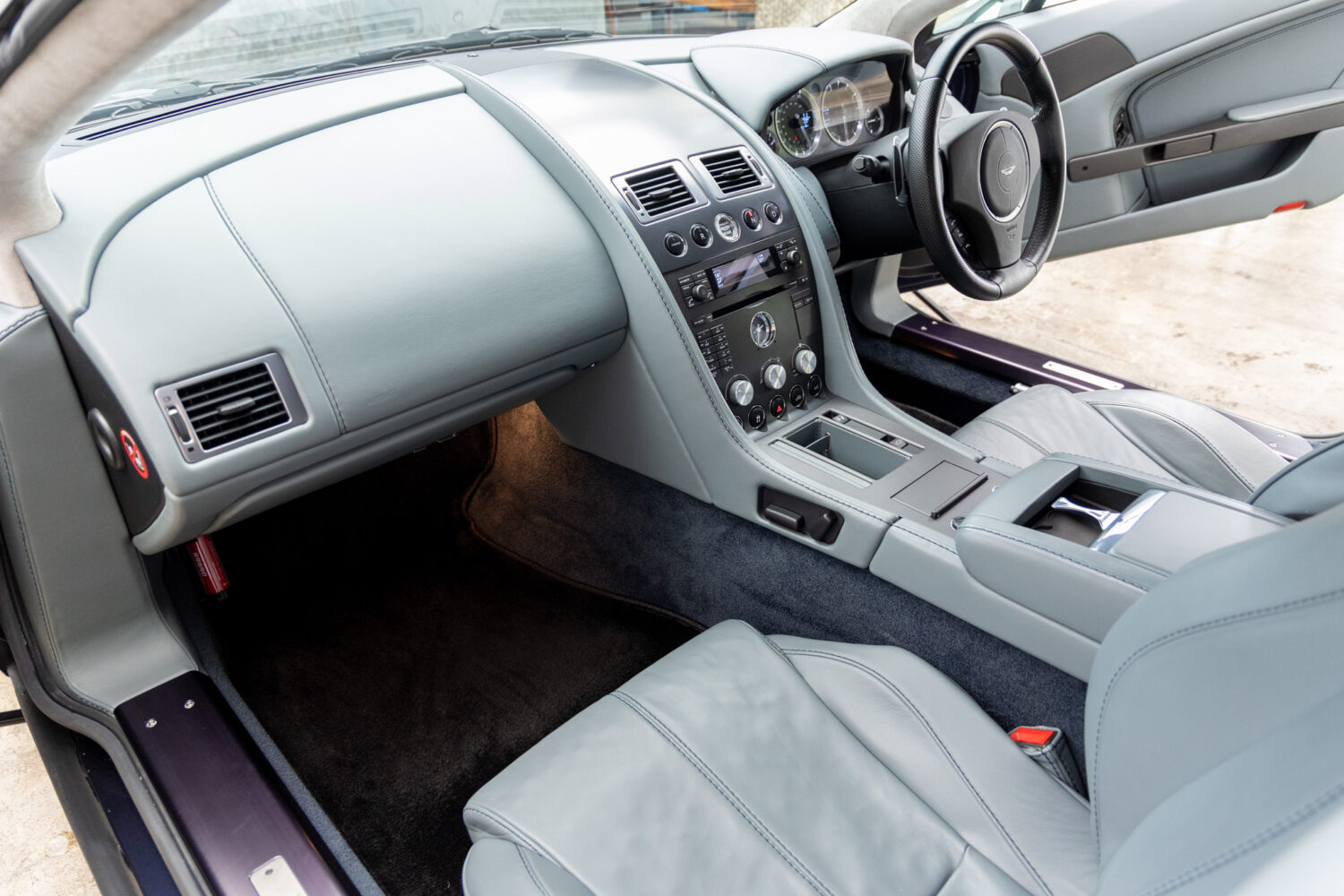 V8ヴァンテージ スポーツシフト