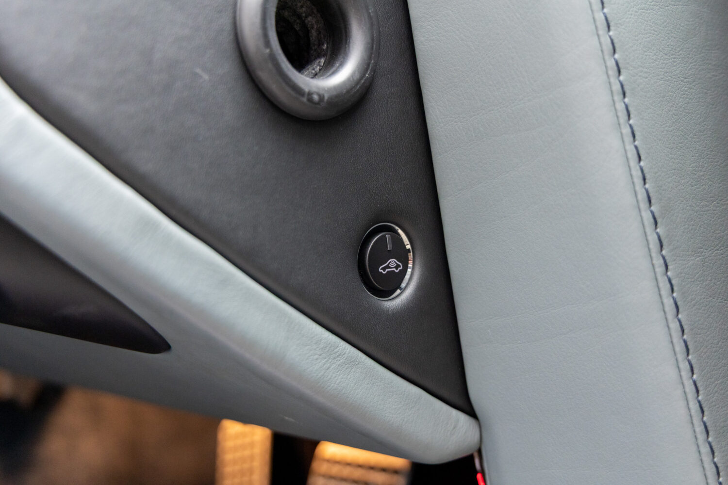 V8ヴァンテージ スポーツシフト