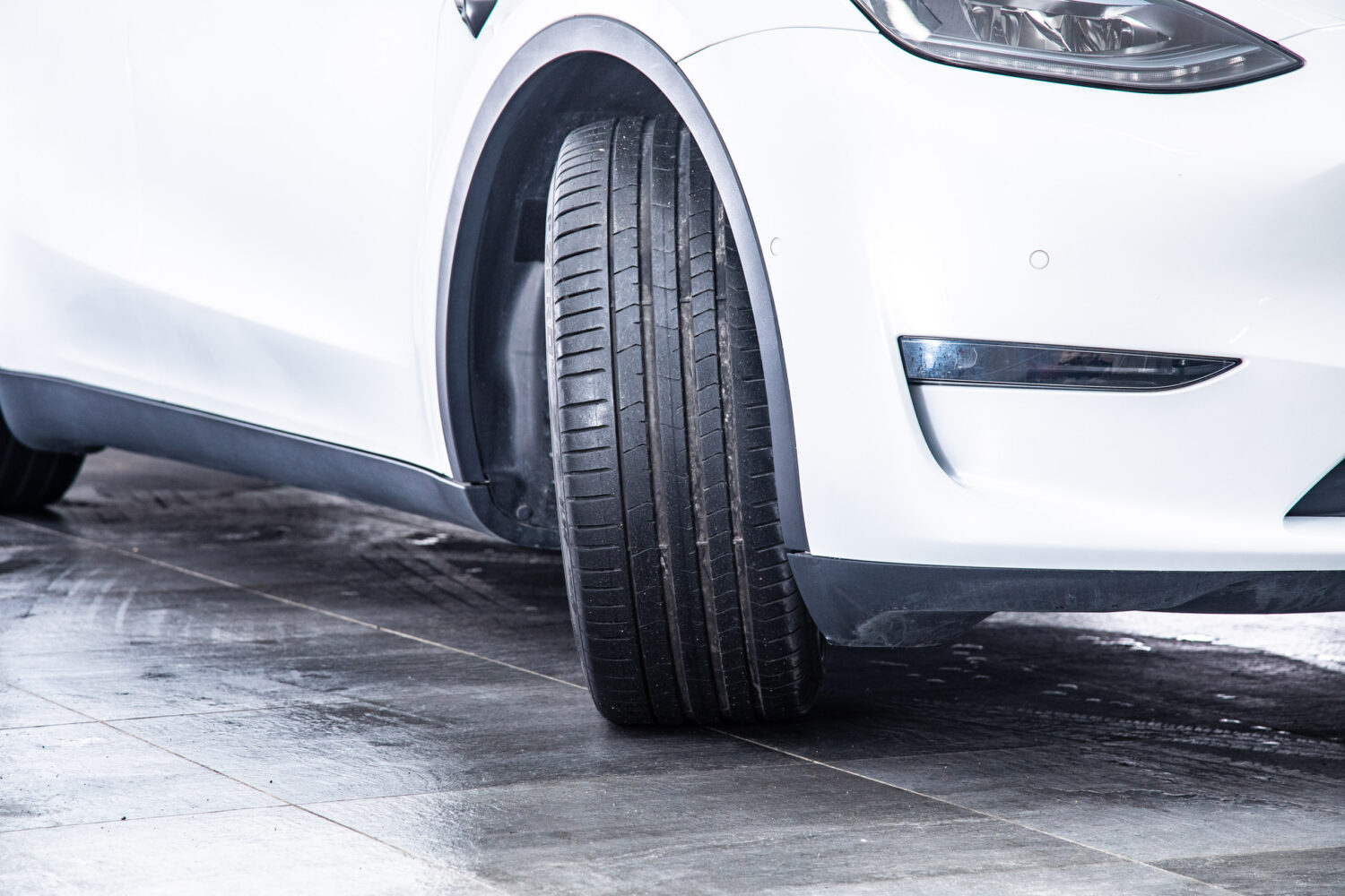 モデルY パフォーマンス 4WD