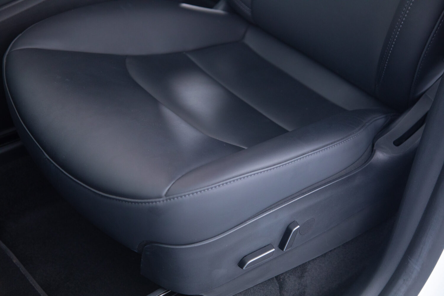 モデルY パフォーマンス 4WD