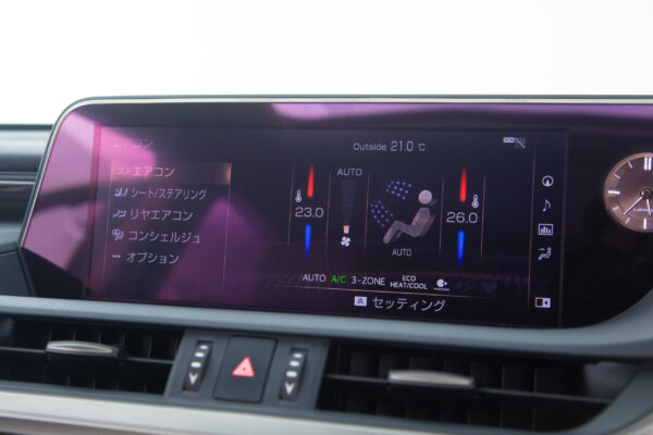 ES300h バージョンL