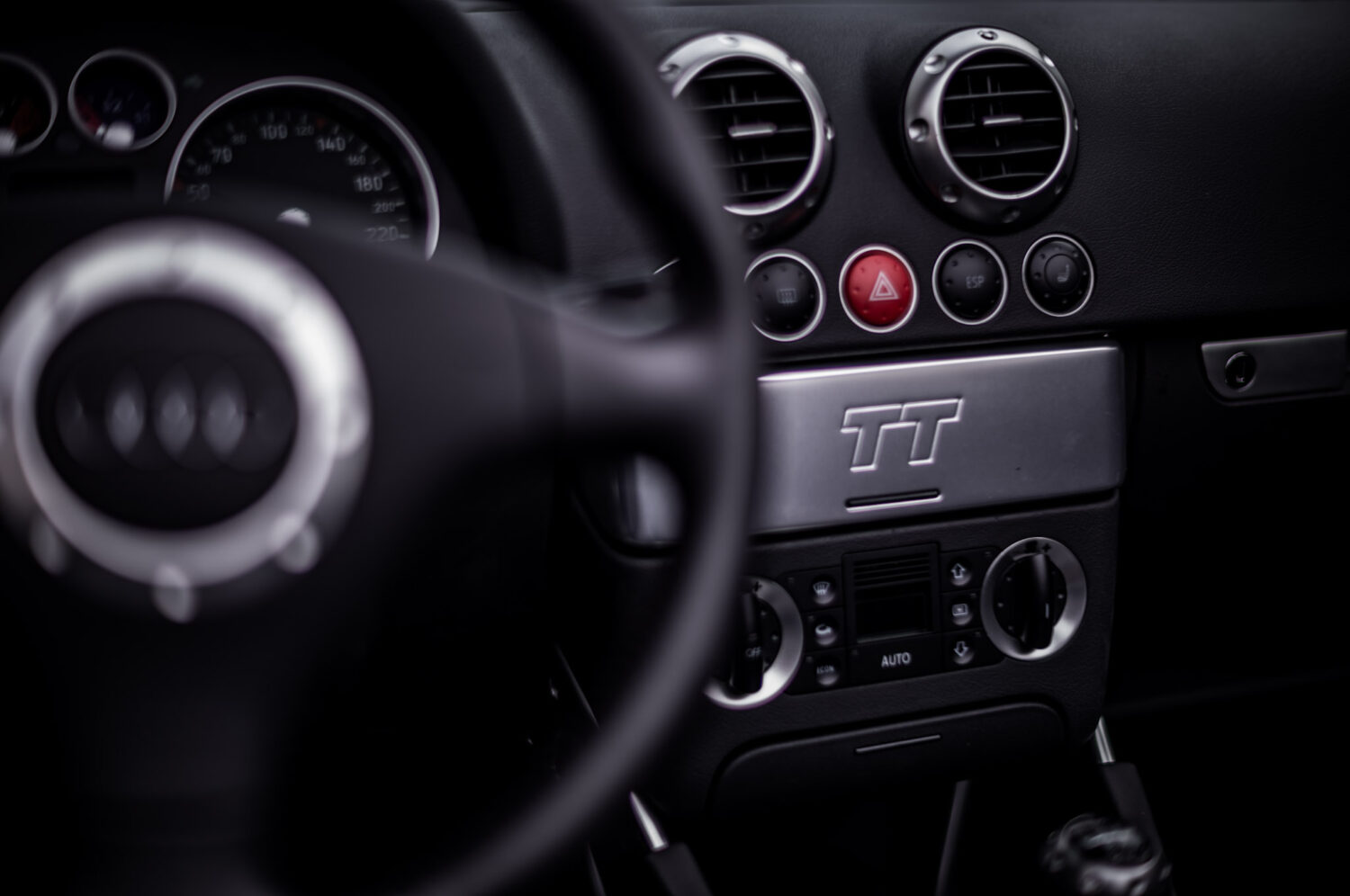 アウディ・TTロードスター（2002）時を味方につけたデザイン