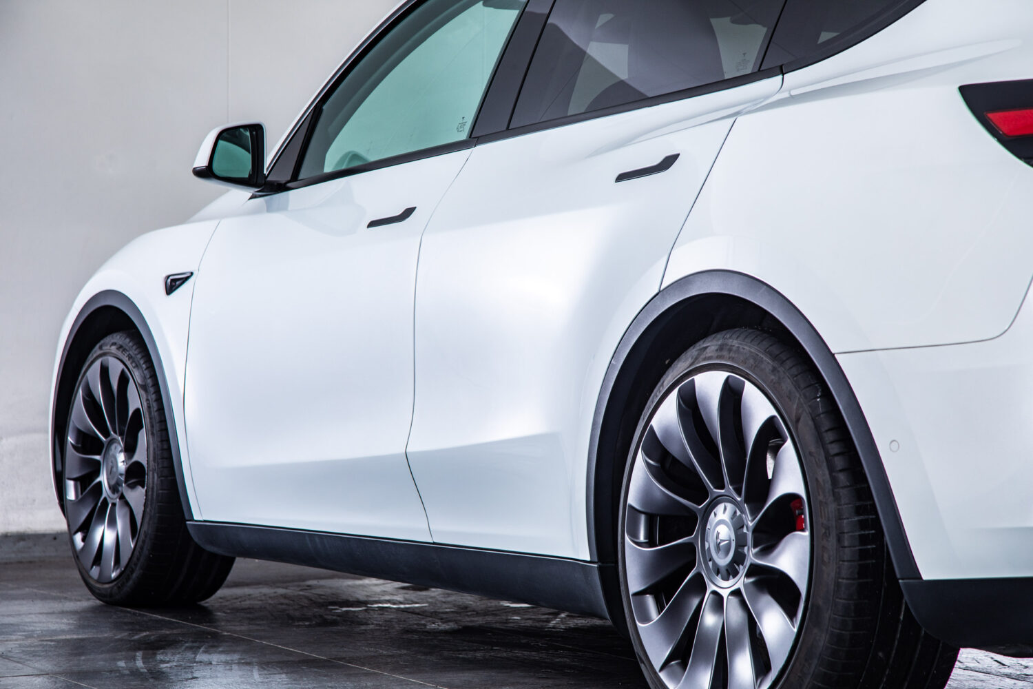 モデルY パフォーマンス 4WD