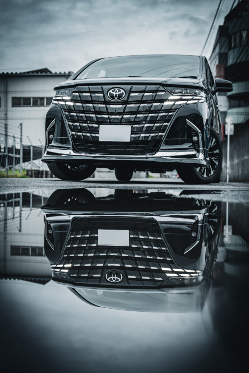 トヨタ・アルファード スペーシャスラウンジ（2025）静かな間を届ける