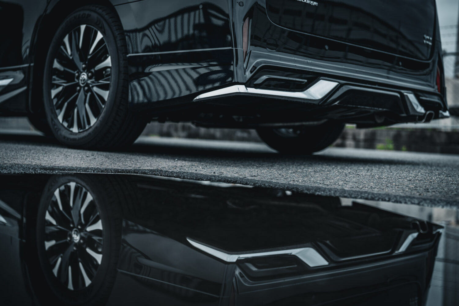 トヨタ・アルファード スペーシャスラウンジ（2025）静かな間を届ける