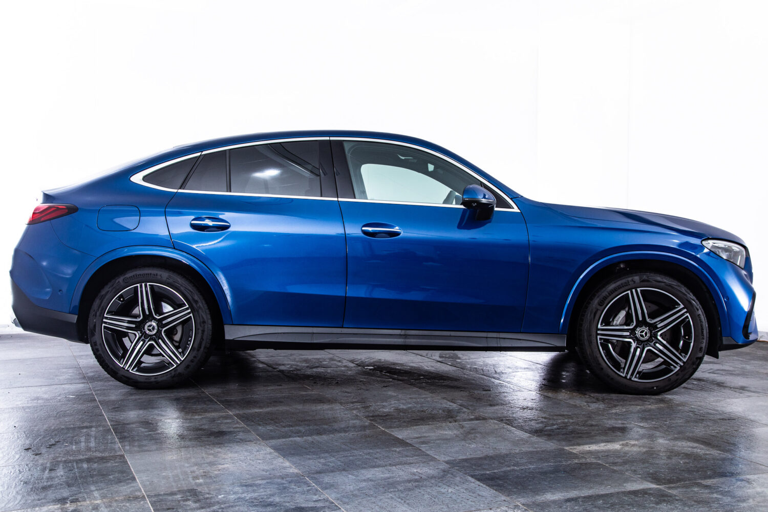 GLCクーペ220d 4マチック（ISG）AMGライン 4WD