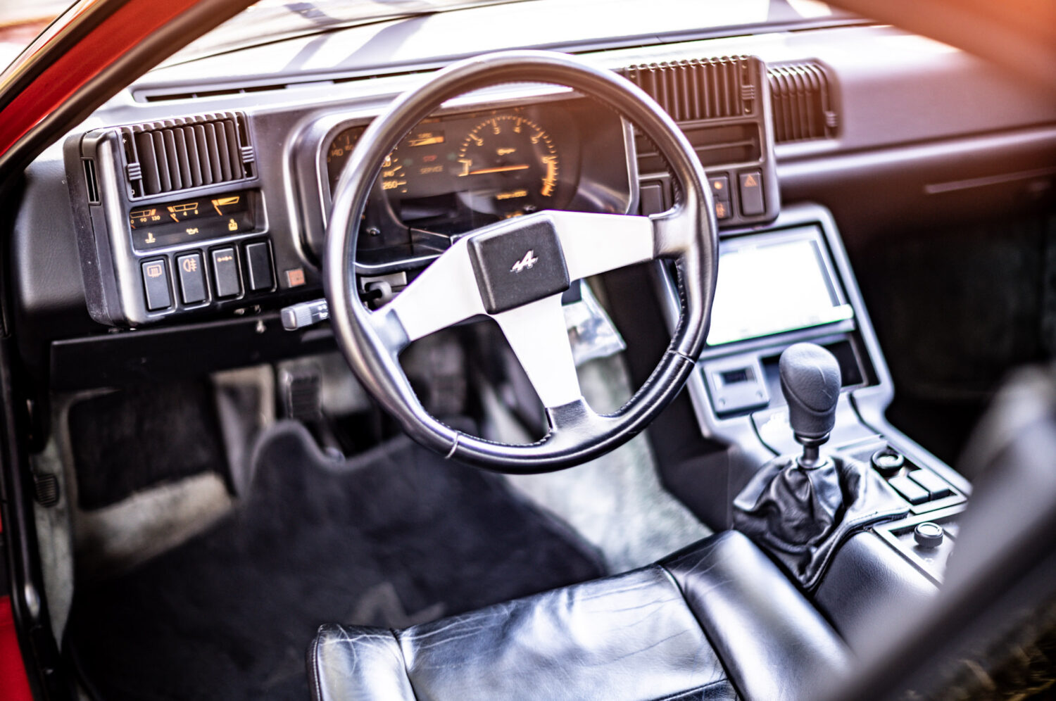 ルノー・アルピーヌV6ターボ（1990）触れた瞬間、虜になる