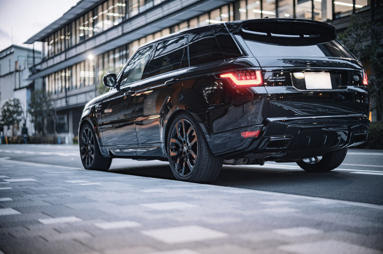 レンジローバースポーツ オートバイオグラフィ ダイナミック(2020)王道のまま、野生を飼う