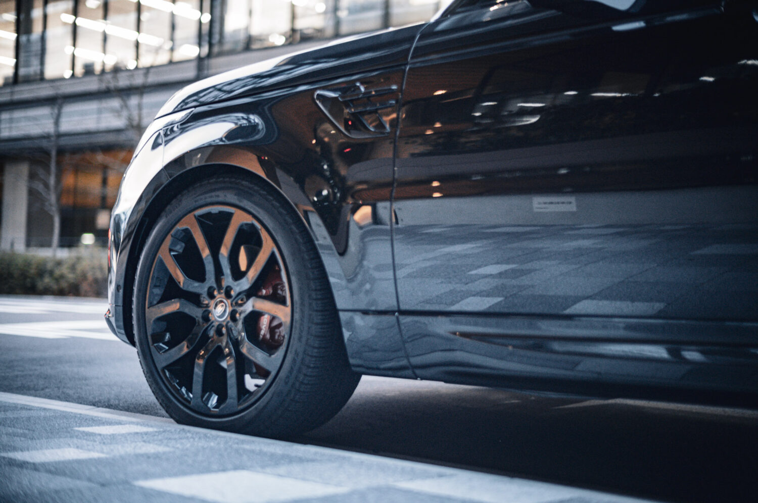 レンジローバースポーツ オートバイオグラフィ ダイナミック(2020)王道のまま、野生を飼う