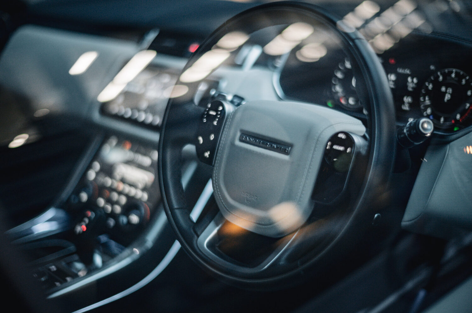 レンジローバースポーツ オートバイオグラフィ ダイナミック(2020)王道のまま、野生を飼う