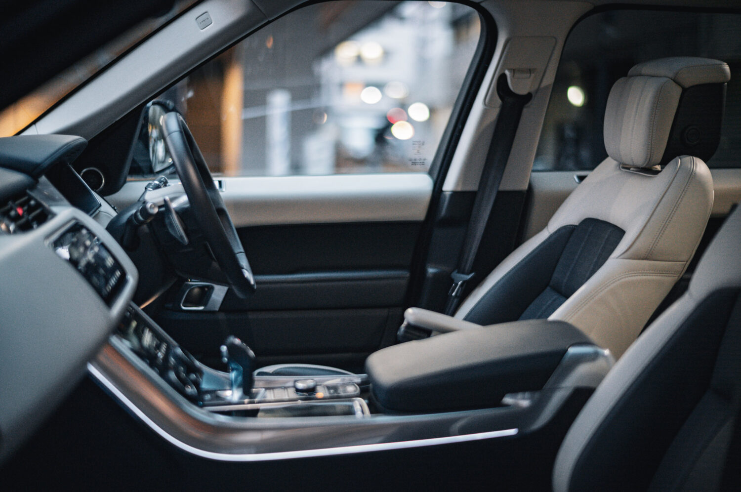 レンジローバースポーツ オートバイオグラフィ ダイナミック(2020)王道のまま、野生を飼う