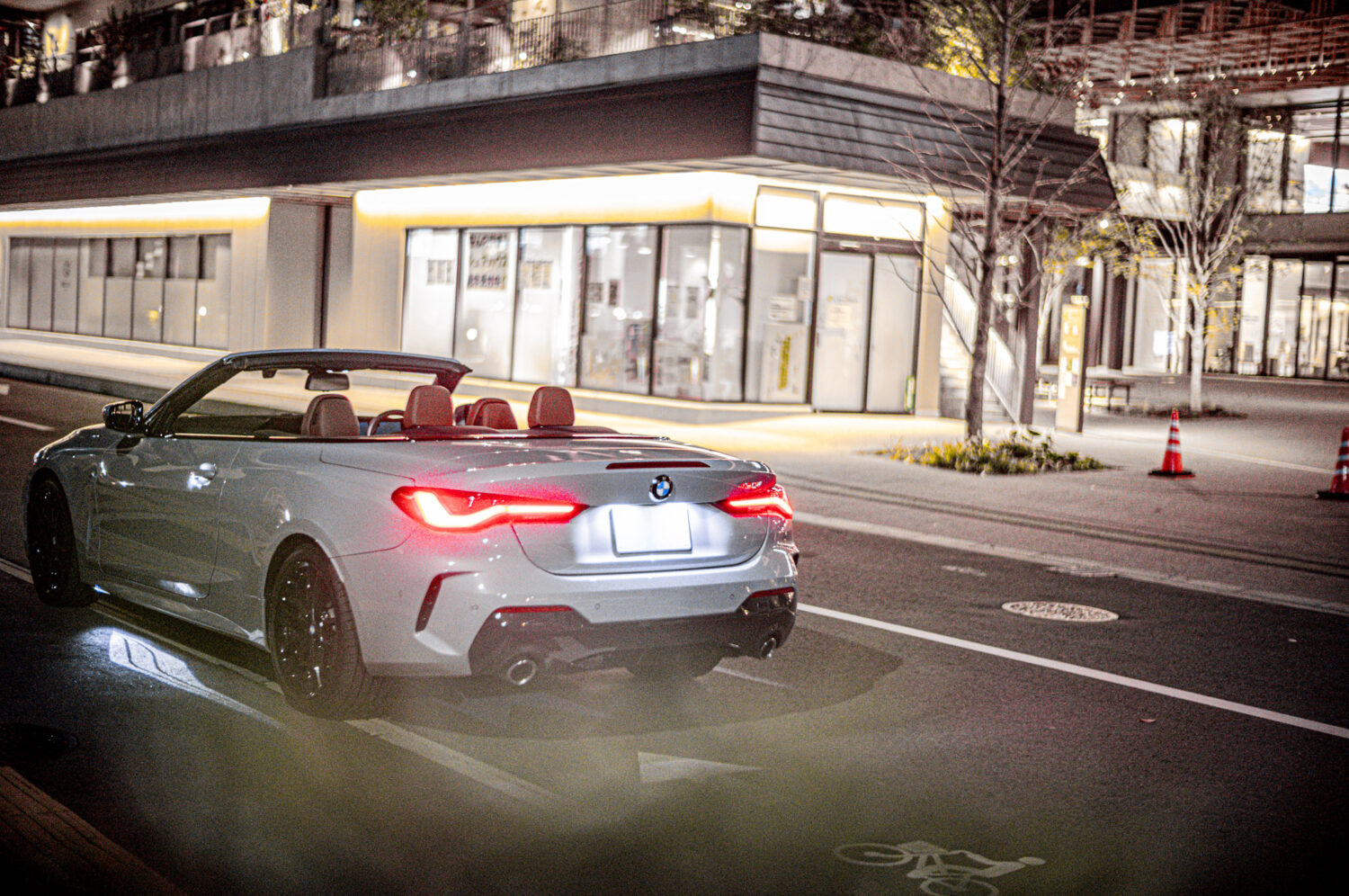 BMW・420iカブリオレ（2023）軽やかな優男