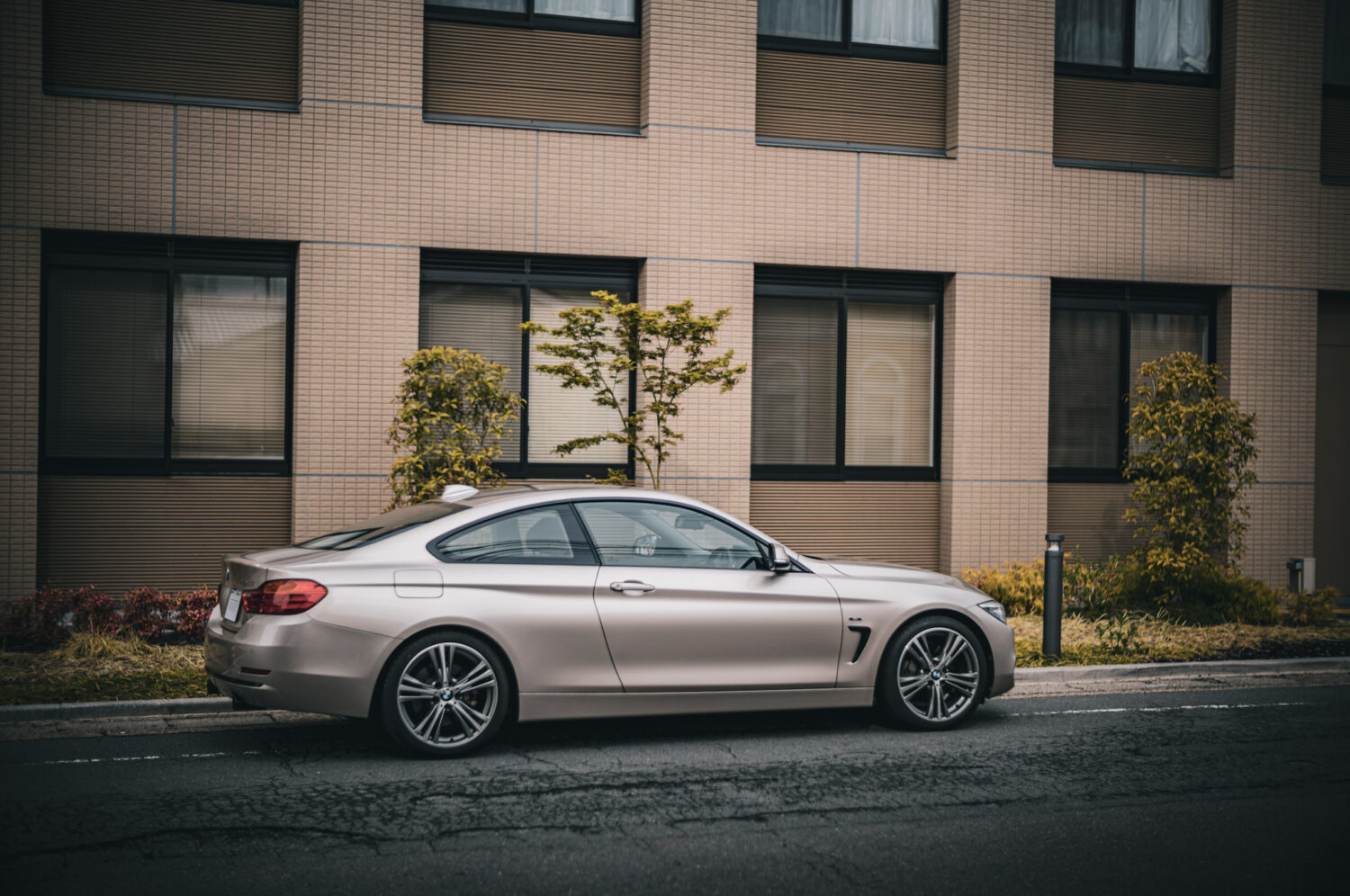 BMW・435iクーペ（2014）仕様の美に宿る、余裕という価値