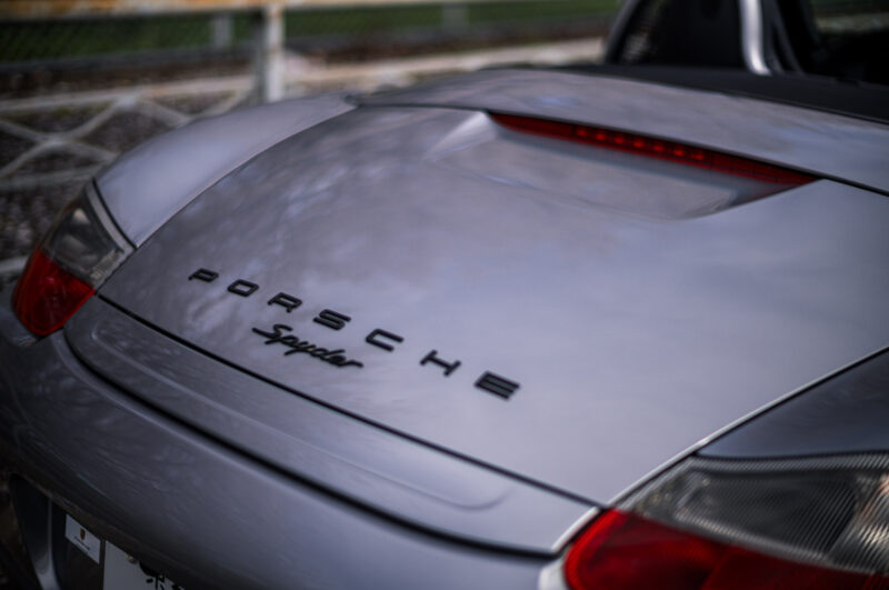 ポルシェ・ボクスターS 550スパイダーエディション(2004)1953台に刻まれた血統