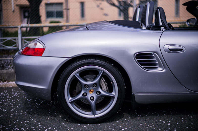 ポルシェ・ボクスターS 550スパイダーエディション(2004)1953台に刻まれた血統