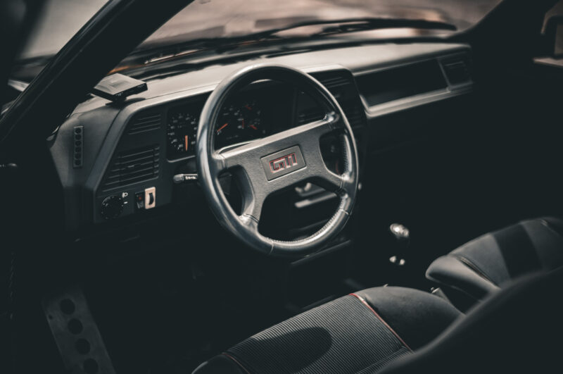 プジョー・309 GTI(1989)ブランド再編が生んだ異色の一台