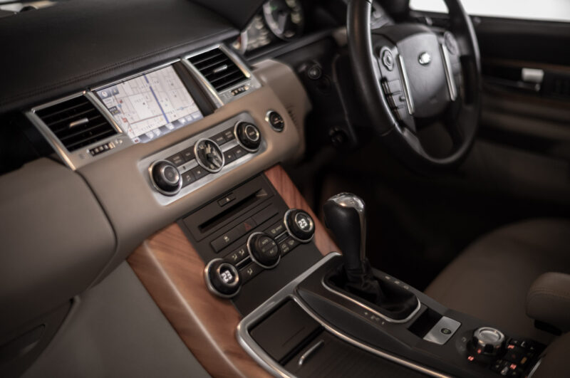 レンジローバー・スポーツ 5.0 V8（2009）時間を経て、価値が輪郭を持ち始めるクルマ