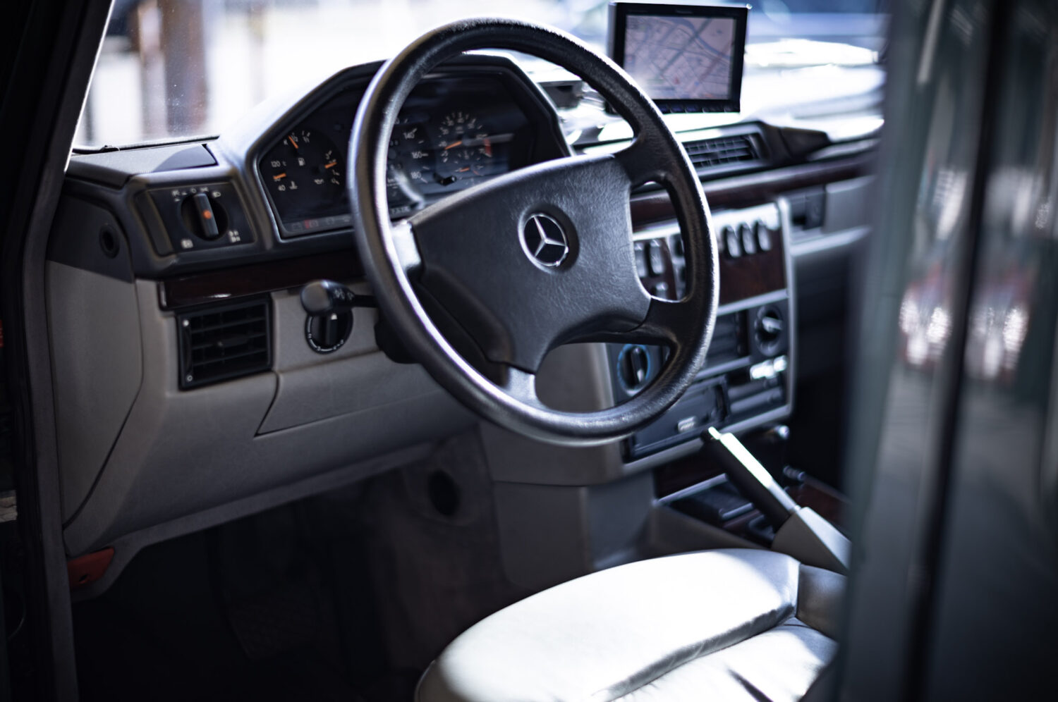 メルセデス・ベンツ・300GE（1993）オーガニックに整う時間