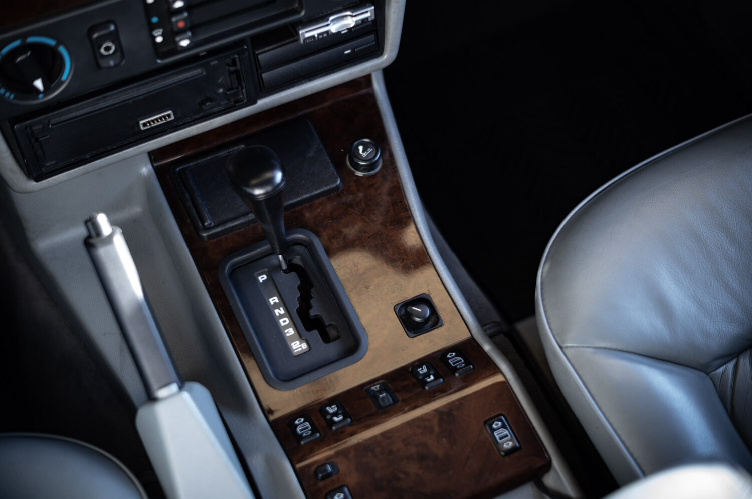 メルセデス・ベンツ・300GE（1993）オーガニックに整う時間